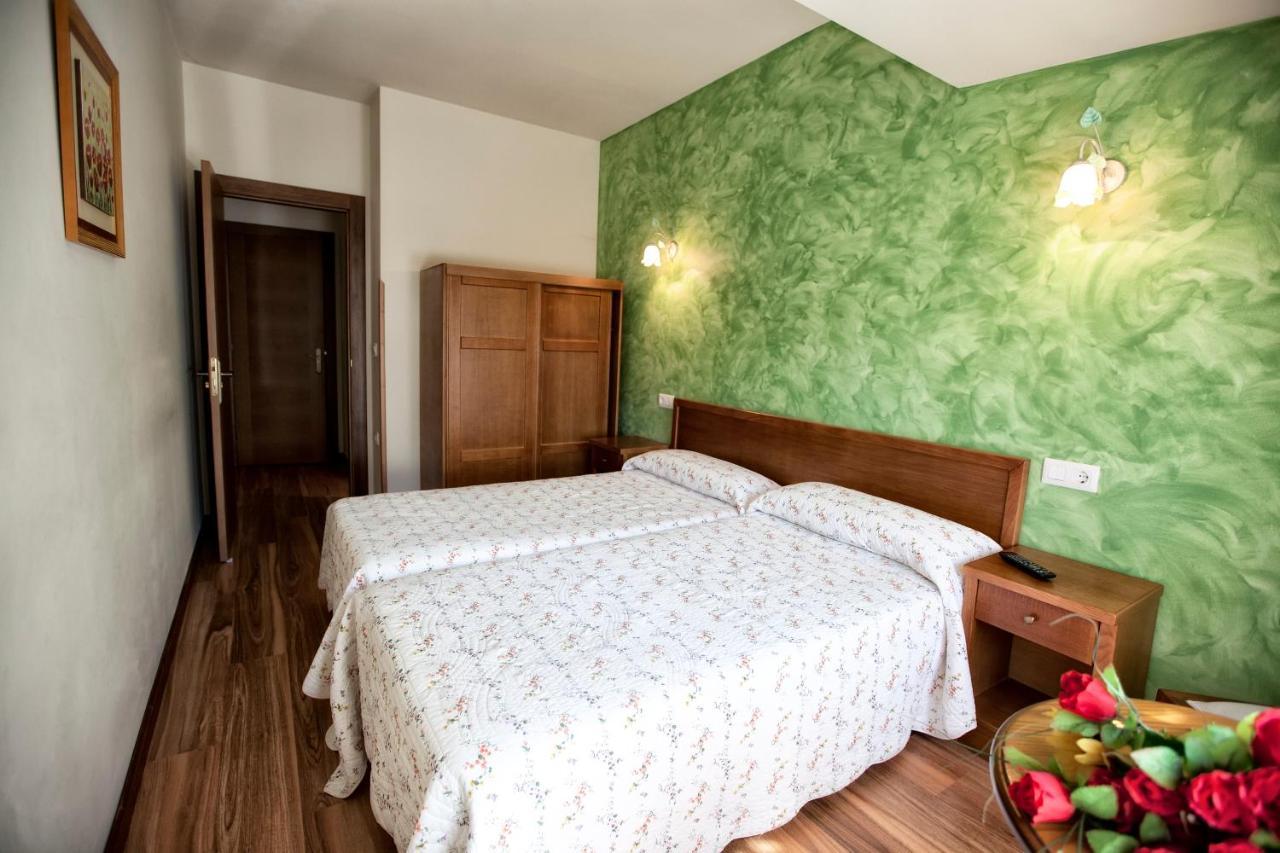Hotel Covadonga Cangas de Onis Exterior photo