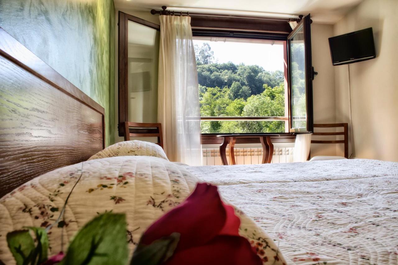 Hotel Covadonga Cangas de Onis Exterior photo