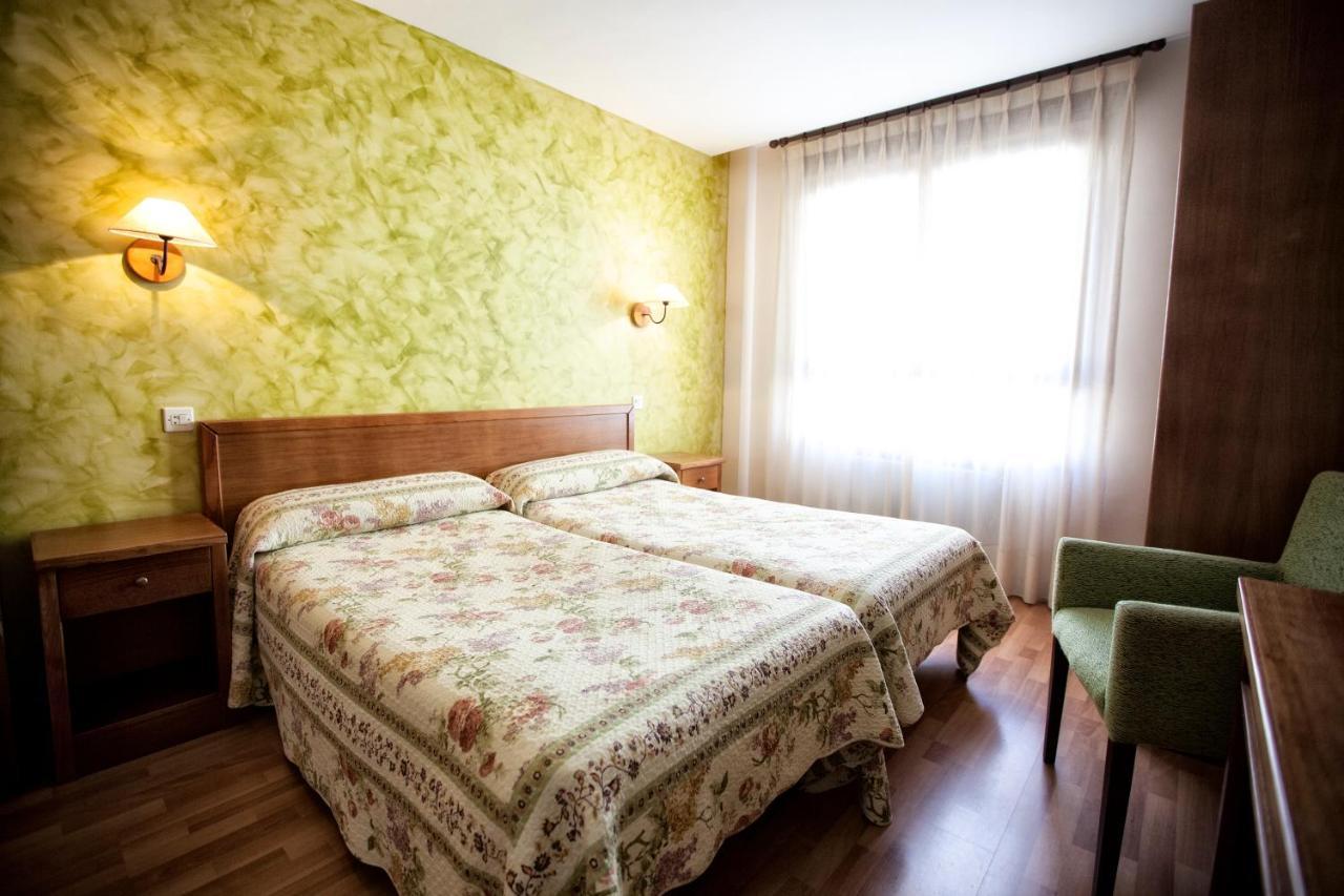 Hotel Covadonga Cangas de Onis Exterior photo