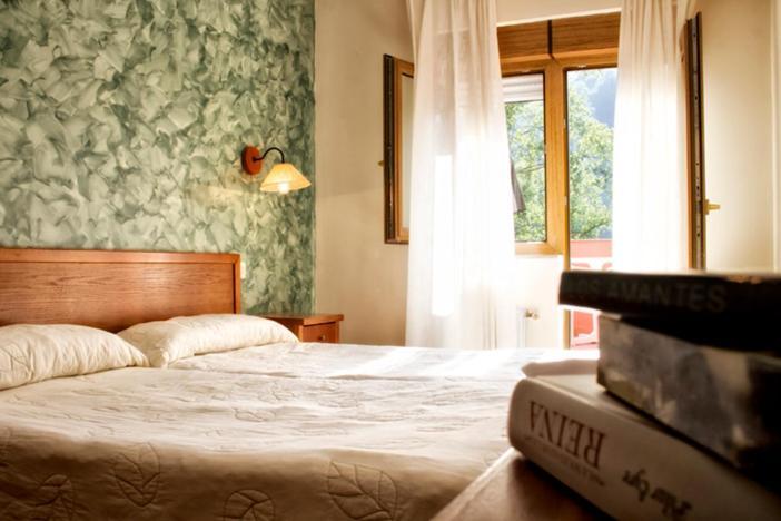 Hotel Covadonga Cangas de Onis Exterior photo
